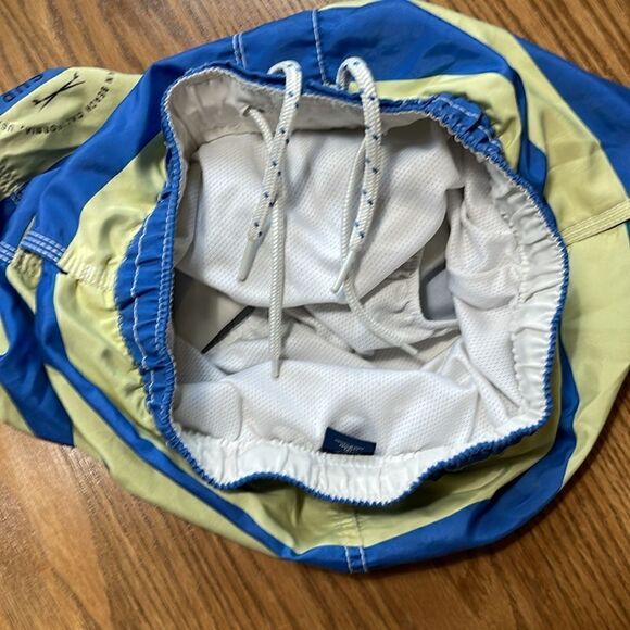 Gap kids swimming shorts.  Drawstring waist waist. Size  medium. Size 8. - Picture 4 of 4